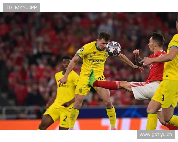 卡马文加 vs 巴雷拉：中场活动范围与覆盖能力对比