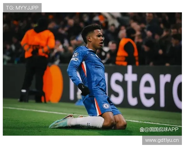 切尔西高位压迫下防线问题显现,对后续比赛稳定性形成考验 切尔西高位压迫下防线问题显现,对后续比赛稳定性形成考验