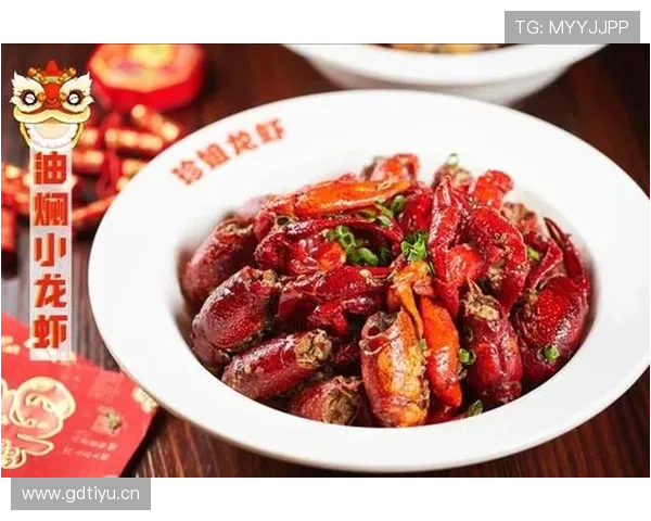 贾一凡训练完直接拎爱马仕去吃夜宵，这姐活得也太爽了吧